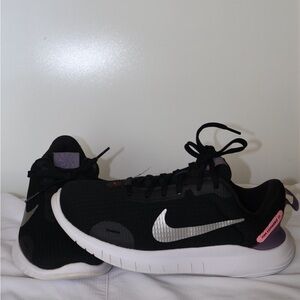 Nike Women's Black and Pink Sneakers